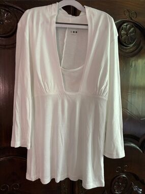 Three Dots White Deep V Tunic Top